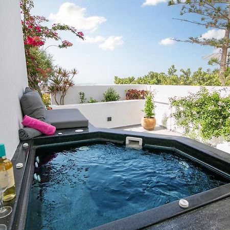 Sensia Luxury Studio With Hot Tub Oia  Exterior photo